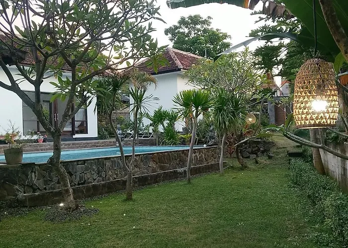 Cinta Villa Lovina